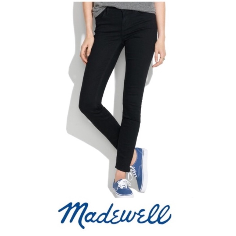 Black Skinny Ankle Jeans with Zipper Detail